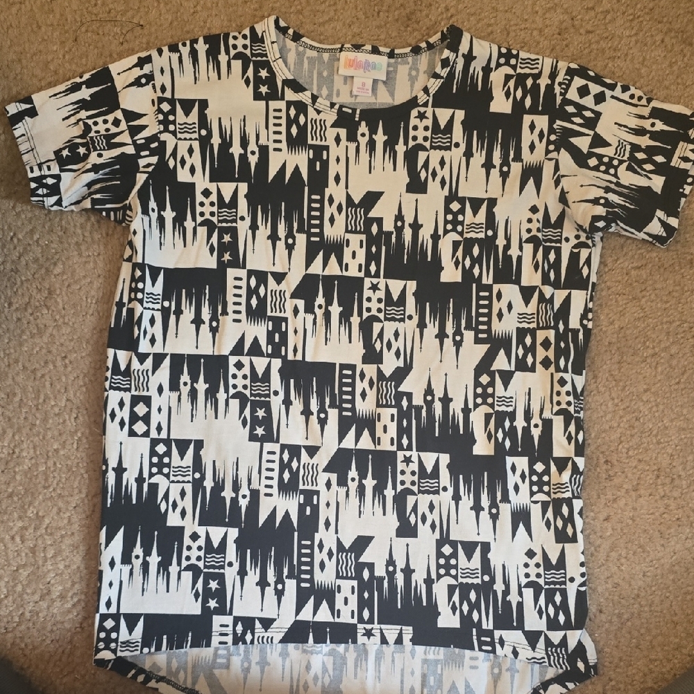 LuLaRoe Black and White Geometric Short Sleeve Tee